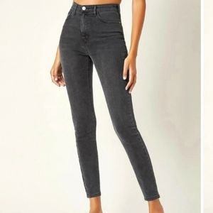 LOFT by Ann Taylor curvey skinny jeans size 27/4